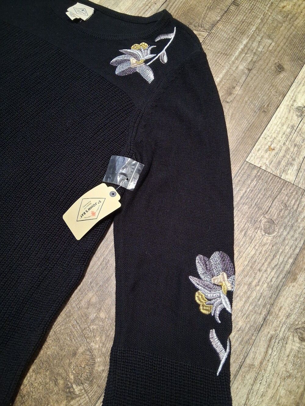 NEW! Women's St. John's Bay Black Knit Sweater w/ Flower Embroidery, Size Large - Picture 4 of 11